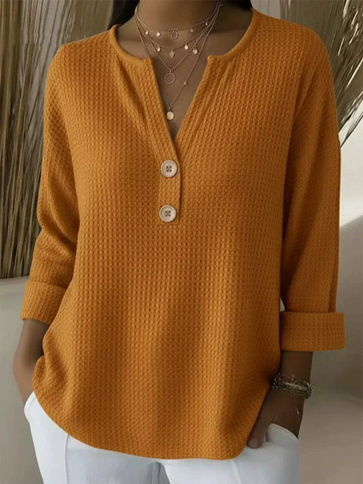 LUCÍA | TEXTURED BUTTONED HENLEY TOP