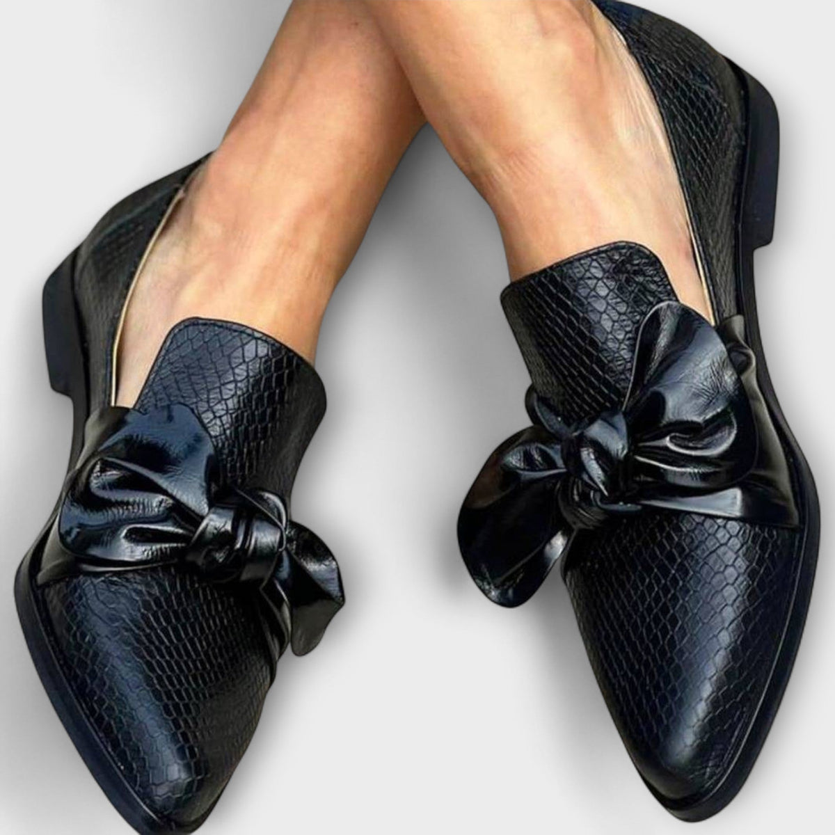 Claudia | Loafers with Knot Detail