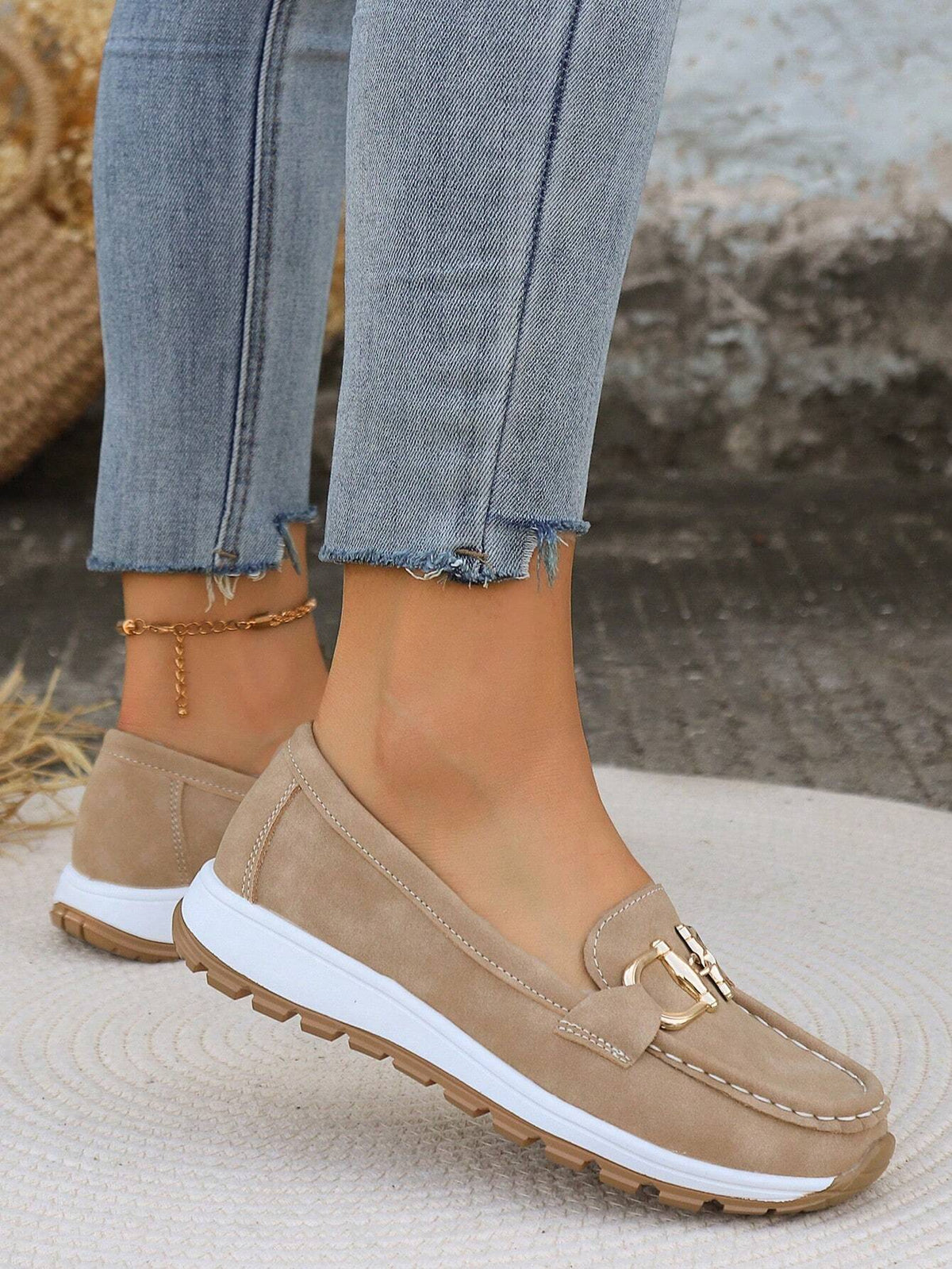 JULIET | FLAT LOAFERS WITH A BUCKLE