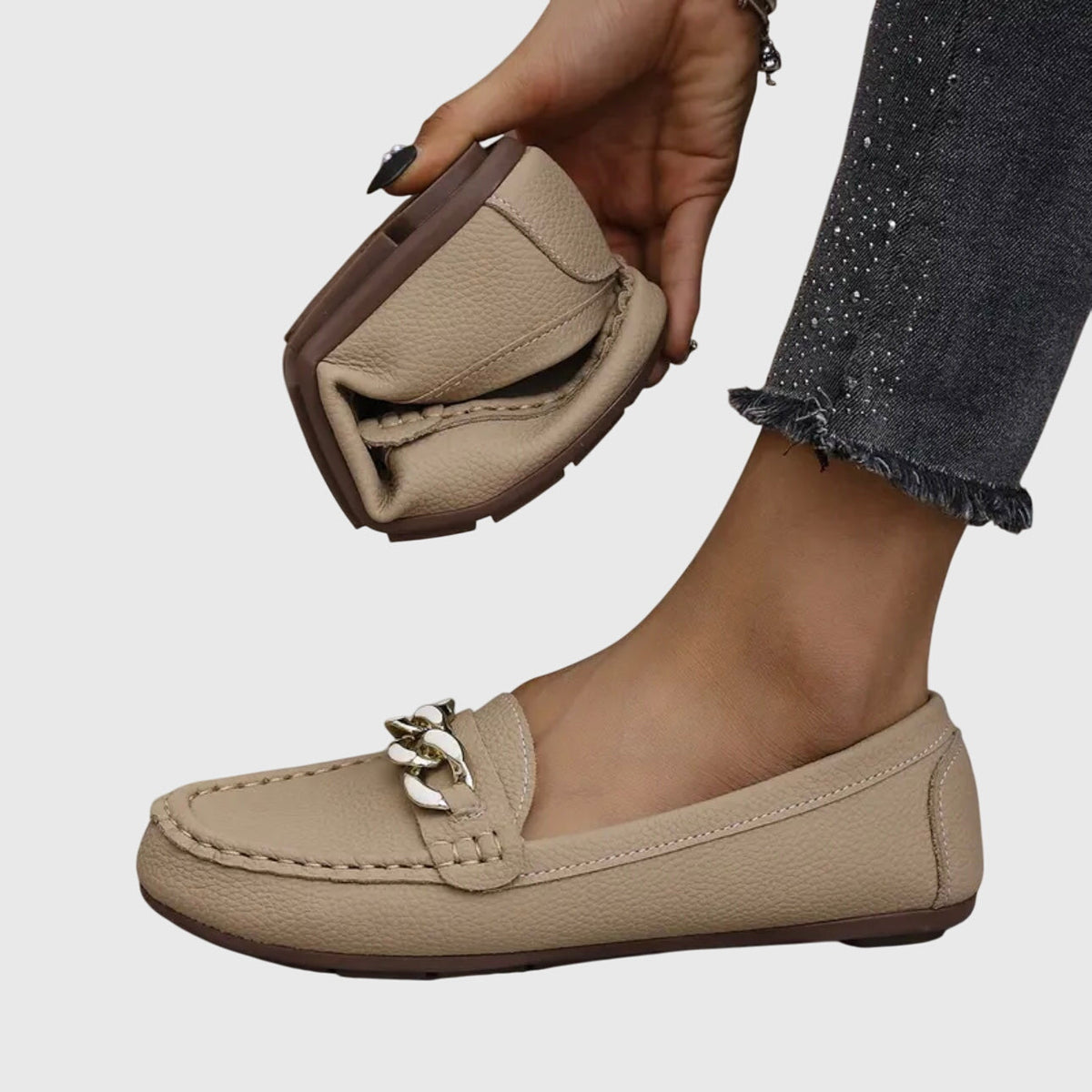 MADELEINE | LOAFERS IN MUTED COLOURS