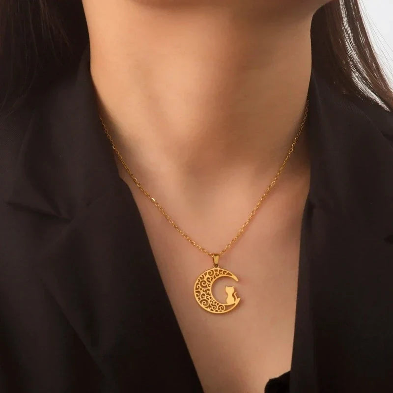 Cat & Moon | Pendant Necklace