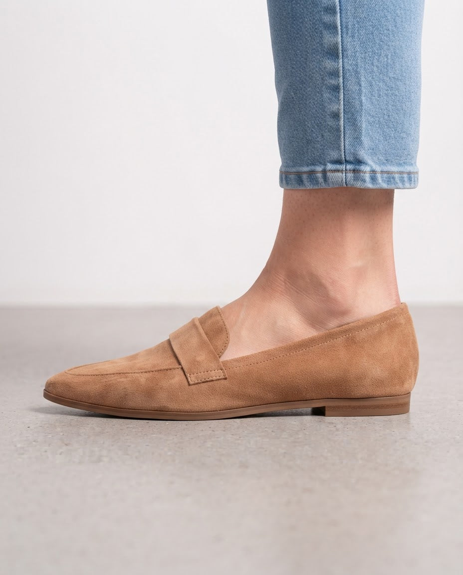 Pointed Toe Loafers with Vamp Band