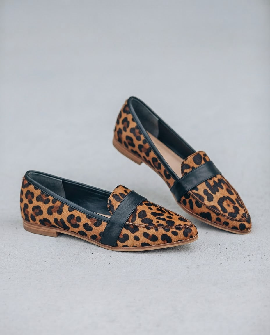 Pointed Toe Loafers with Vamp Band